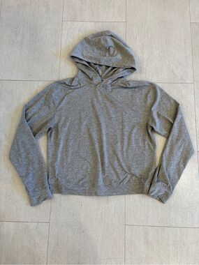 Lululemon lightweight cropped pullover